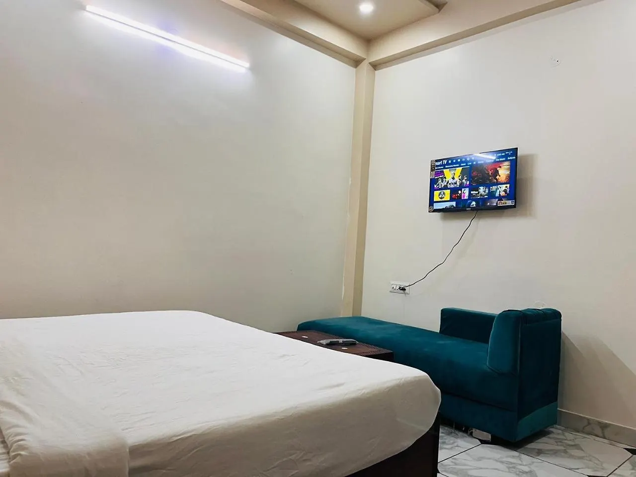 Hotel Premium Grand Fully Air Condition And Spacious Room Top Rated And Most Luxury Hotel Near Taj Mahal Agra  Agra (Uttar Pradesh)