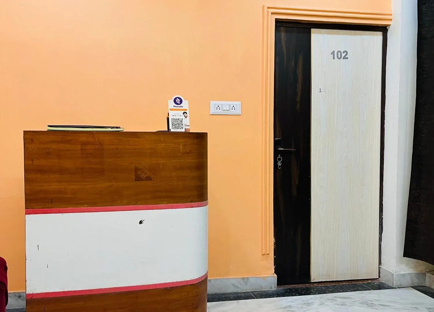Hotel Premium Grand Fully Air Condition And Spacious Room Top Rated And Most Luxury Hotel Near Taj Mahal Agra