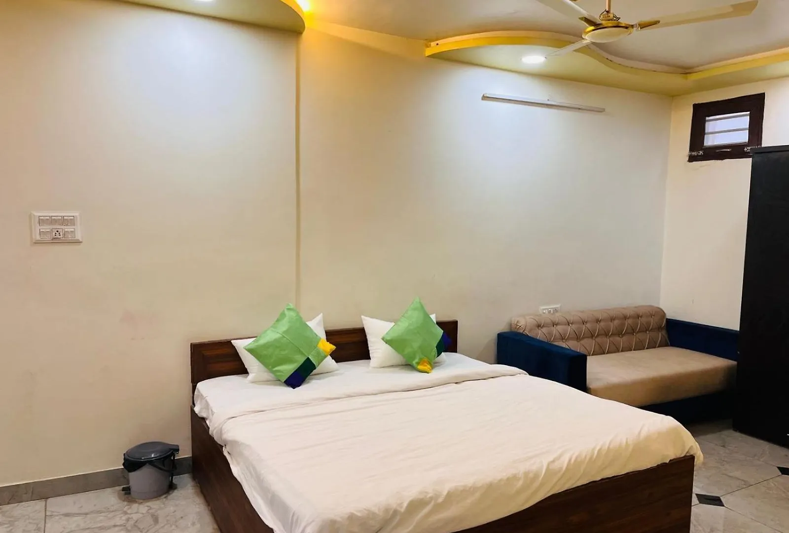 Hotel Premium Grand Fully Air Condition And Spacious Room Top Rated And Most Luxury Hotel Near Taj Mahal Agra   Agra (Uttar Pradesh)