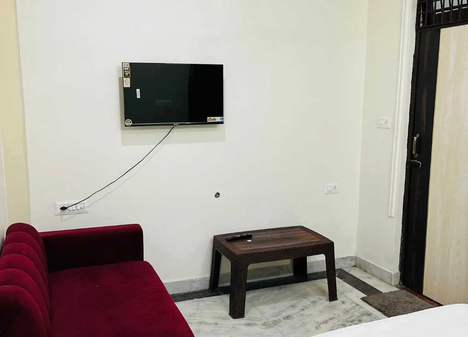 Hotel Premium Grand Fully Air Condition And Spacious Room Top Rated And Most Luxury Hotel Near Taj Mahal Agra  India