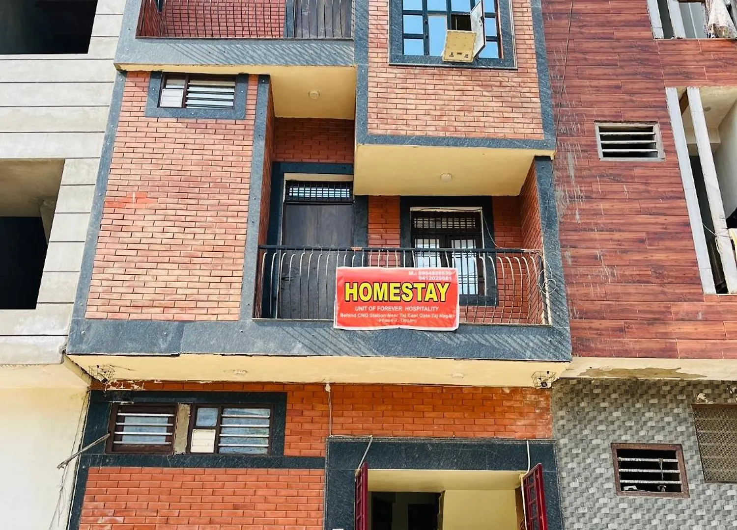 ***  Hotel Premium Grand Fully Air Condition And Spacious Room Top Rated And Most Luxury Hotel Near Taj Mahal Agra  India